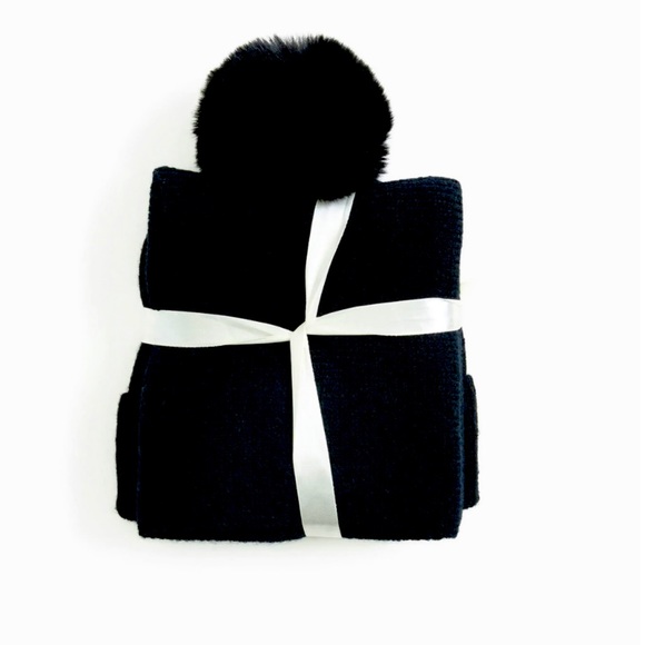 2PC SET🔥🆕BLING RHINESTONE BLACK BEANIE HAT & BLACK SCARF SET - Picture 5 of 7
